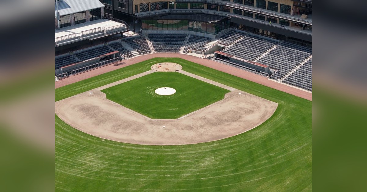 baseball stadium outfield center field