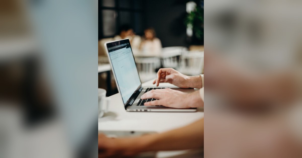 laptop working online service