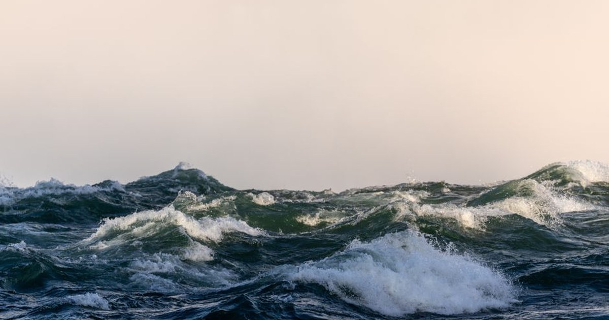 ocean high waves storm weather map